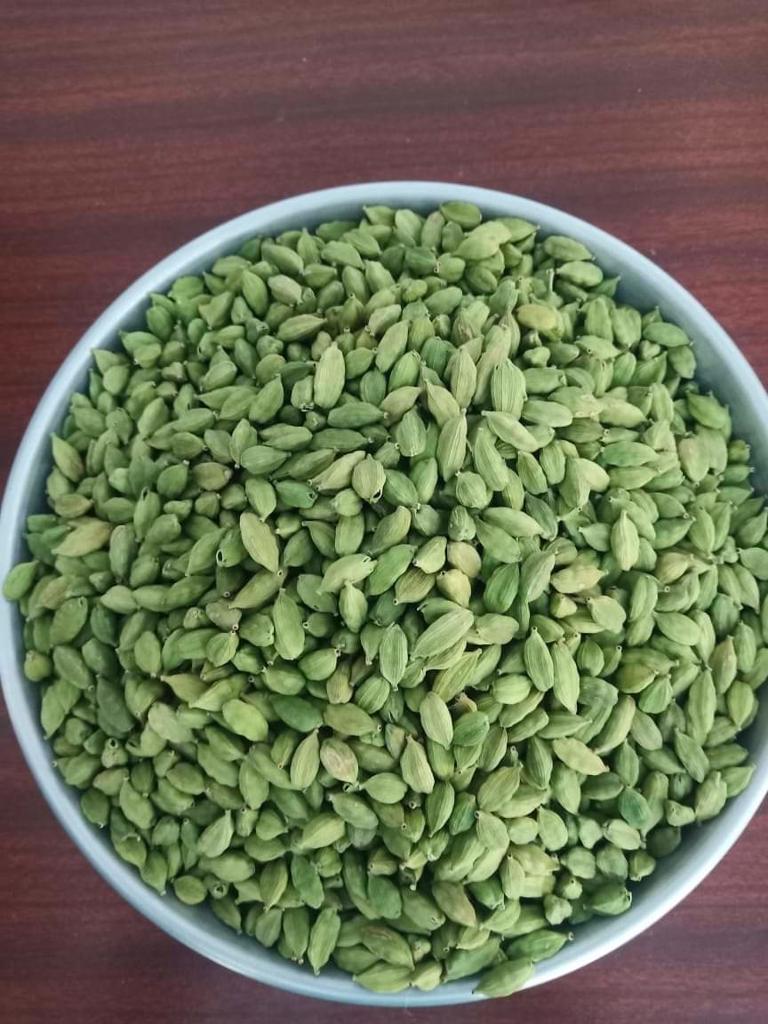 Product image - Our SVM Exports offer entire green cardamom seeds which are very requested and are broadly utilized everywhere.  Our crisp green cardamom seeds are acquired from the best assets.  These Green Cardamoms are otherwise called green elaichi, which is utilized as a part of tea generally, to cook reason, meds and others. Cardamom is the dried fruit of a herbaceous perennial, with branched subterranean rhizomes.  